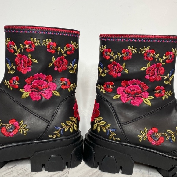 New! Farm Rio Boho Embroidered Flower Mid Chunky Boot 7 - Picture 9 of 16